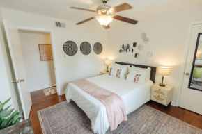 Centrally Located 2BR Overton Square Unit 1 Fast WiFi Free Parking Yes Pets